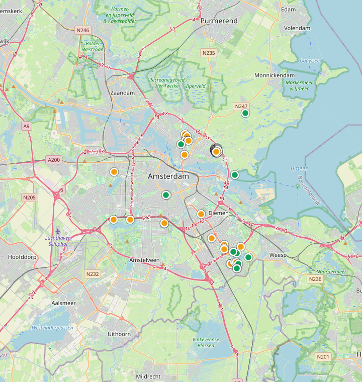 Map of Amsterdam showing 195 likely free parking spots