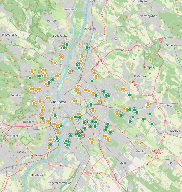 Map of Budapest showing 895 likely free parking spots